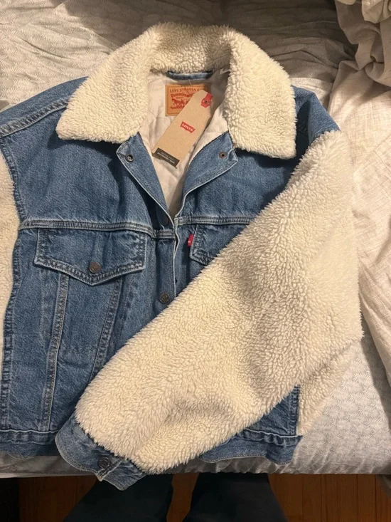 Levi's Light Blue Denim Jacket with Cream Sherpa Lining - Picture 1 of 1